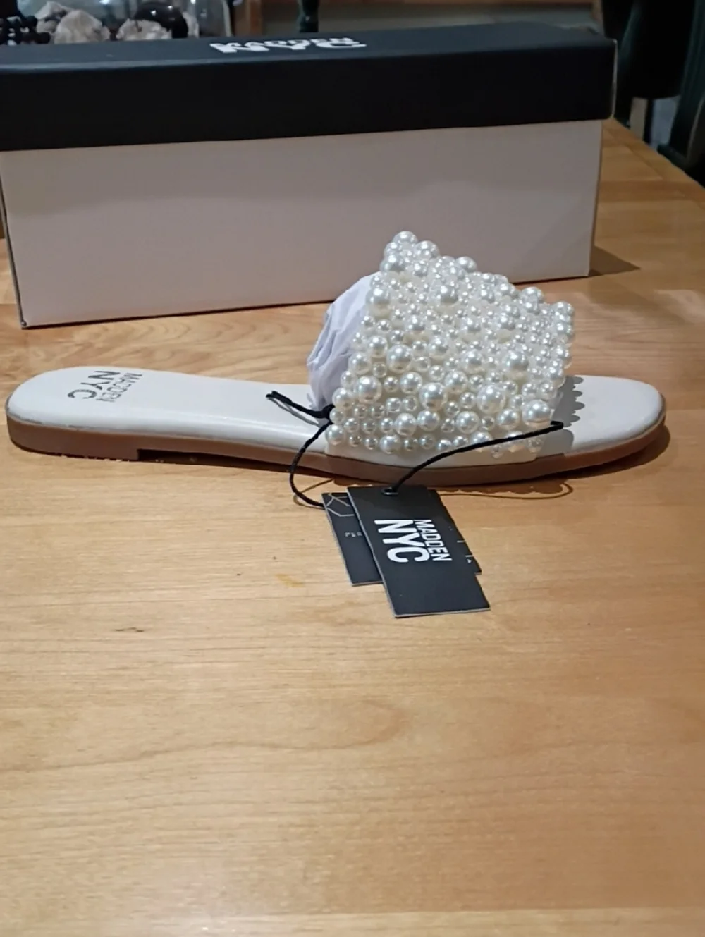 Madden NYC Women's Pearl Slip On Flat Sandal Size 9 NWT